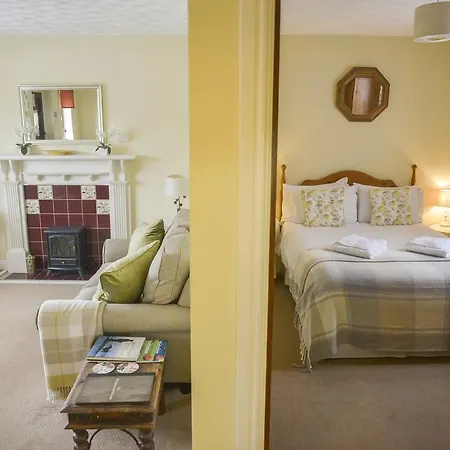 The Whitestonecliffe 2* Sutton (North Yorkshire)